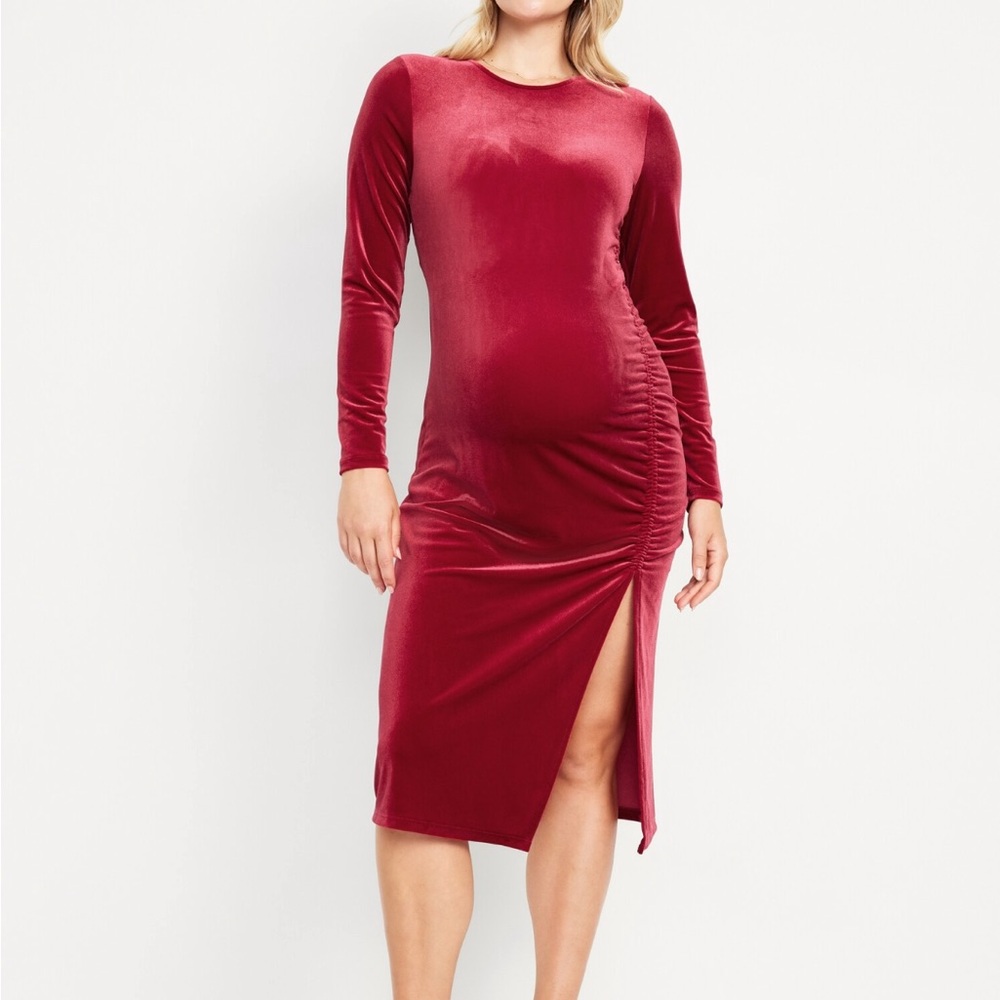 NWT Elegant Red Velvet Maternity Dress (M)